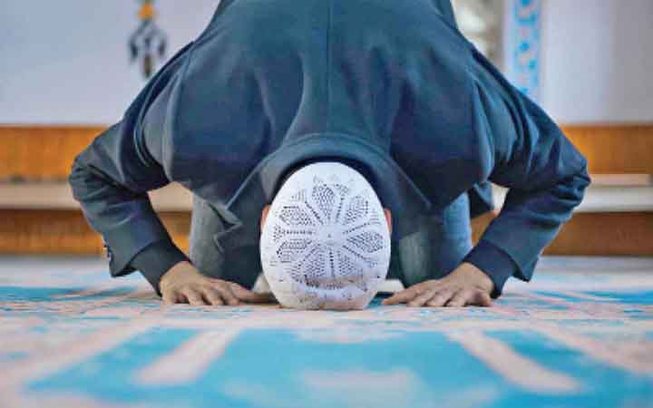 নফল নামাজ আল্লাহর নৈকট্য লাভের মাধ্যম