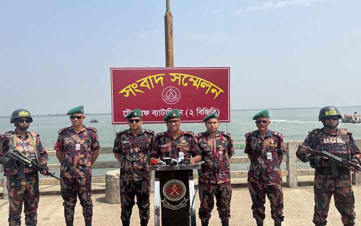 জ্বালানি তেল পাচার ঠেকাতে টেকনাফ সীমান্তে বিজিবির কড়াকড়ি