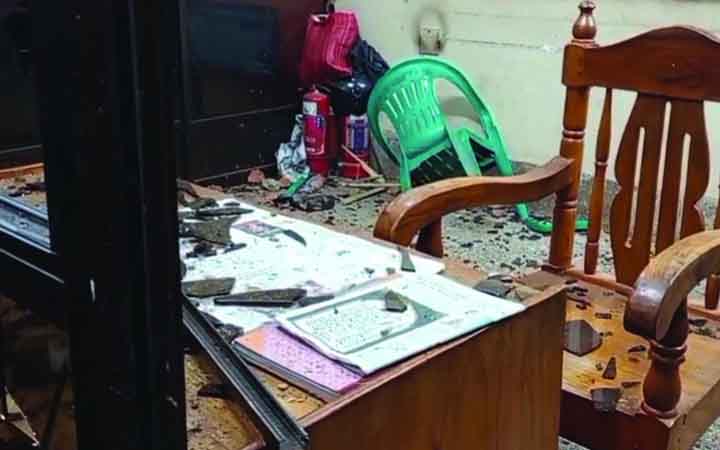 ঠাকুরগাঁওয়ে ফিলিং স্টেশনে দুর্বৃত্তদের হামলা, ভাঙচুর