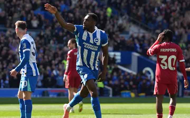 ওয়েলবেকের জোড়া গোলে ব্রাইটনের কাছে লিভারপুলের হার