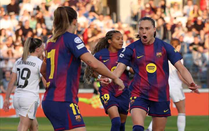 রিয়াল মাদ্রিদকে ৬-২ গোলে বিধ্বস্ত করল বার্সেলোনা