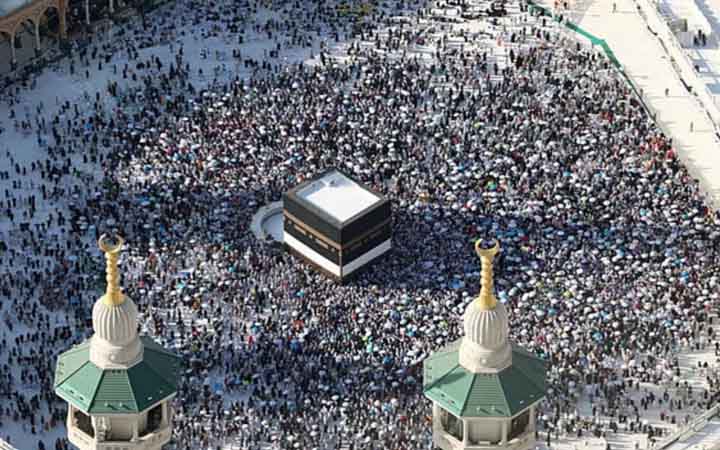 হজযাত্রী ছাড়া কেউ মক্কায় ঢুকলেই মোটা অঙ্কের জরিমানা
