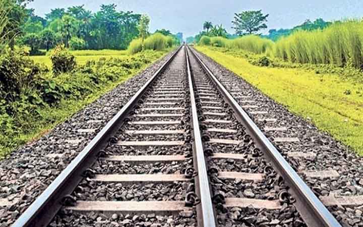 চট্টগ্রামের সীতাকুণ্ডে ট্রেনে কাটা পড়ে নিহত ১