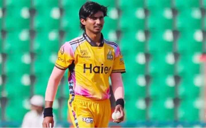 পিএসএলে আলী রাজার হ্যাটট্রিক