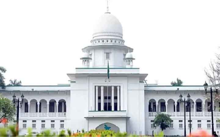 ওমরায় যেতে বাধা দেওয়ায় কোটি টাকা ক্ষতিপূরণ চেয়ে রিট