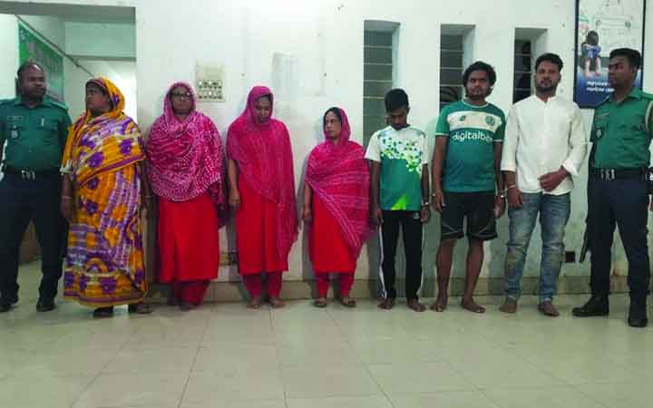 টঙ্গীর মাদক বস্তিতে হামলায় ৪ পুলিশসহ আহত ৫, আটক ৭