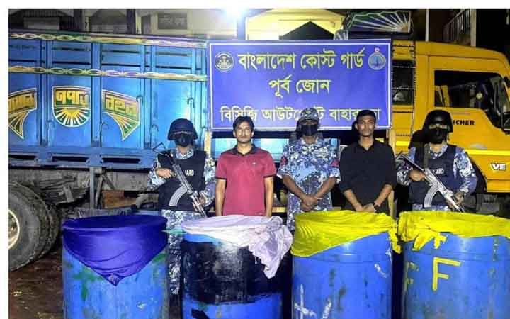 টেকনাফে অবৈধ চিংড়ি রেণু জব্দ