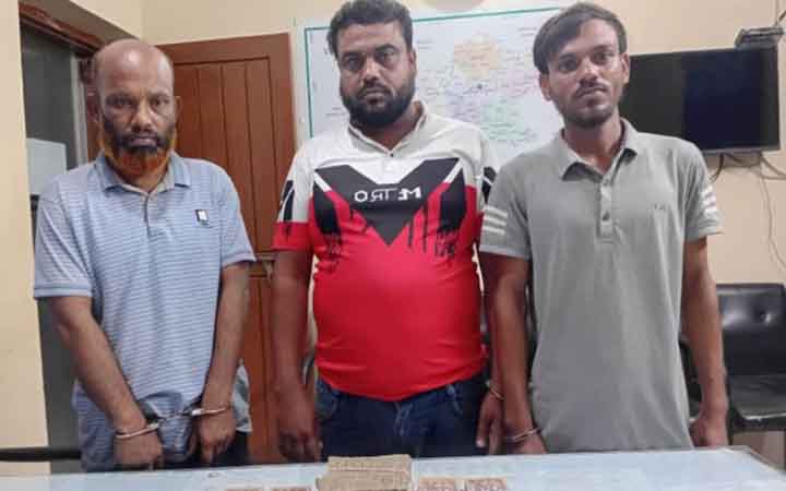 ঝিনাইদহে ফুফুর টাকা আত্মসাতে ‘ছিনতাই’ নাটক, আটত ৩