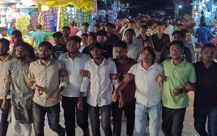মোংলায় ছাত্রদলের আনন্দ মিছিল