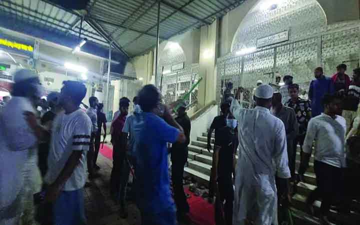 শাহ আলীর মাজারে হামলার ঘটনায় মামলা, গ্রেপ্তার ৩