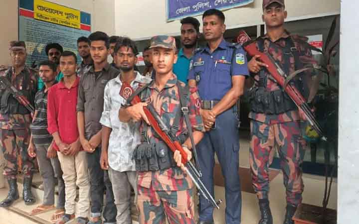 সীমান্তে বিএসএফ-বিজিবি বৈঠক, ফেরত ২০ বাংলাদেশি কারাগারে
