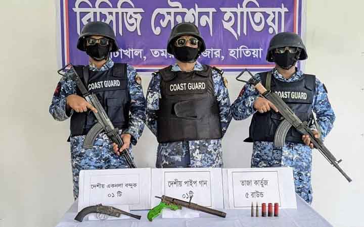 হাতিয়ায় ডাকাতের আস্তানায় অভিযান, অস্ত্র-গুলি উদ্ধার