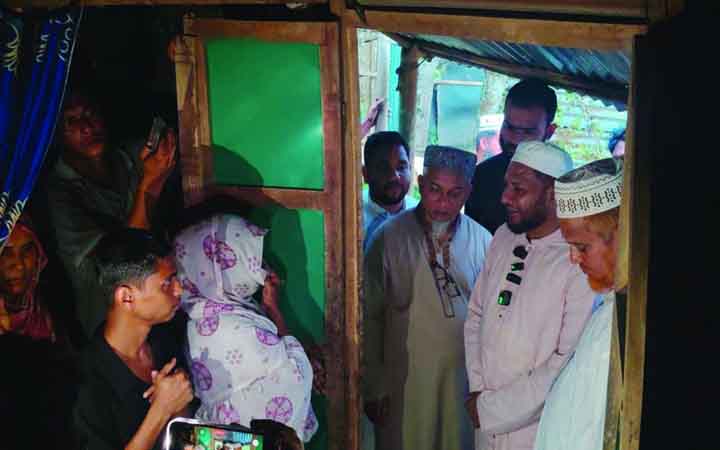 কসবায় বিএসএফের গুলিতে নিহতদের বাড়িতে জামায়াত নেতারা