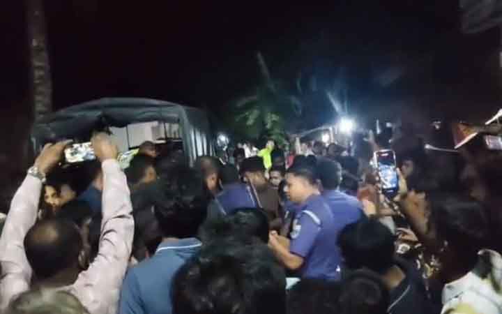 ৫ বছরের শিশুকে ধর্ষণ : অভিযুক্তকে গণধোলাই, পুলিশে সোপর্দ