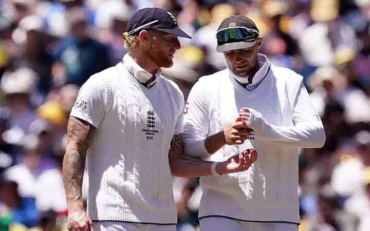নাইটক্লাব ইস্যুতে নেতৃত্ব হারালেন বেন স্টোকস