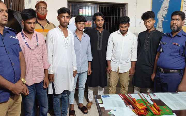 বেতাগীতে ঝটিকা মিছিলের প্রস্তুতিকালে ছাত্রলীগের ৬ কর্মী আটক