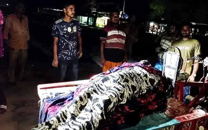 মহিষ বিক্রির টাকা নিয়ে বিরোধ, ছেলের টর্চলাইটের আঘাতে বাবা নিহত