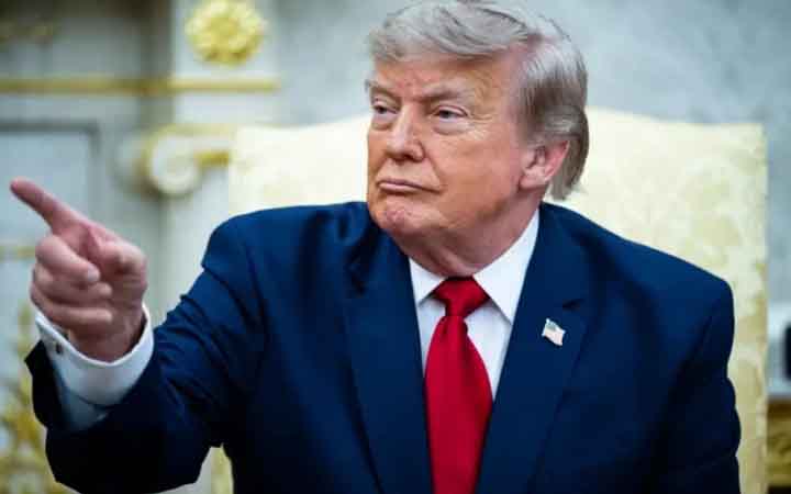 নৌ অবরোধ প্রত্যাহারে যুক্তরাষ্ট্রের কাছে আকুতি জানাচ্ছে ইরান: দাবি ট্রাম্পের