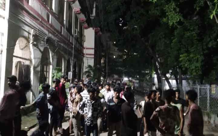 সদরঘাটে দুই পক্ষের সংঘর্ষে যুবক নিহত