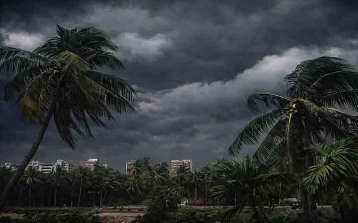 ঢাকাসহ ১৩ জেলায় ৬০ কিমি বেগে ঝড়ের শঙ্কা