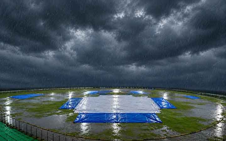 বৃষ্টিতে পরিত্যক্ত ম্যাচ, না খেলেই সেমিফাইনালে পাকিস্তান