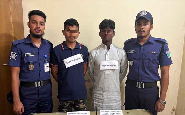 সেনা সদস্য পরিচয়ে মেলায় চাঁদা দাবি, গ্রেপ্তার ২