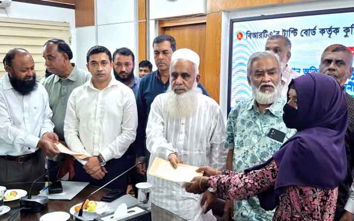 সড়ক দুর্ঘটনায় ক্ষতিপূরণ বাড়ানোর দাবি এমপি মনিরুল হকের