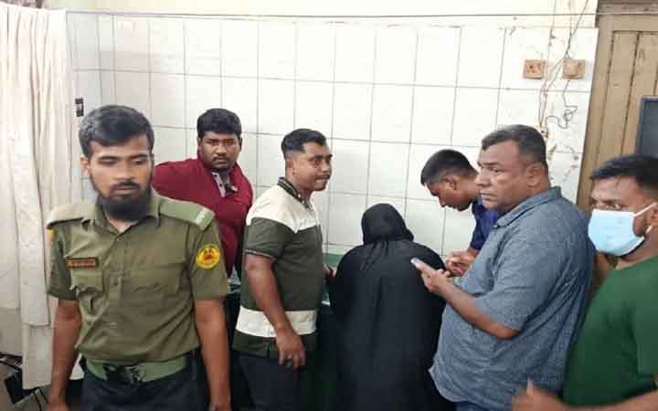 নোয়াখালীতে শিশুর মৃত্যু ঘিরে হাসপাতালে ভাঙচুর, তদন্ত কমিটি গঠন
