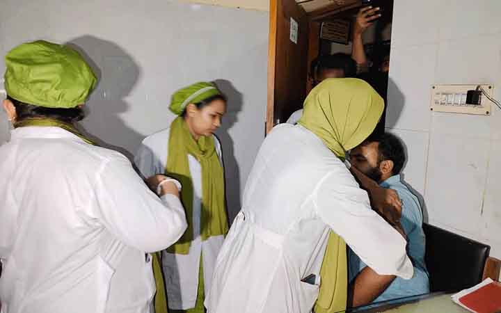 কুষ্টিয়ায় এক ঘণ্টায় কুকুরের কামড়ে হাসপাতালে ৩৩ রোগী