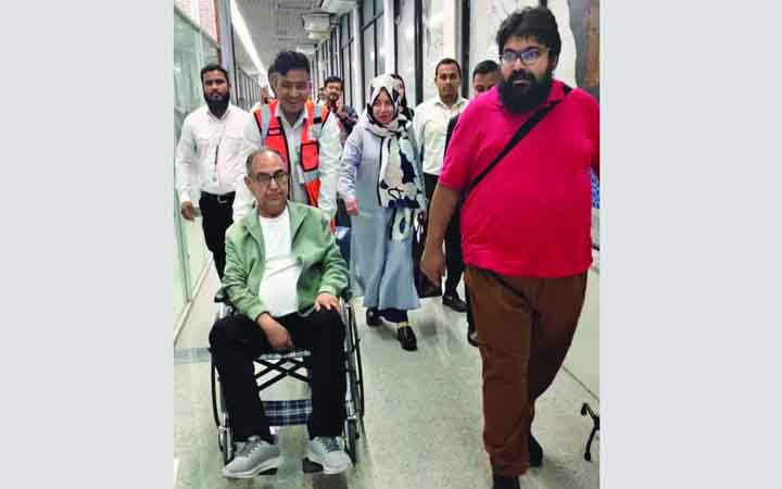 চিকিৎসা শেষে মালয়েশিয়া থেকে দেশে ফিরেছেন মির্জা আব্বাস