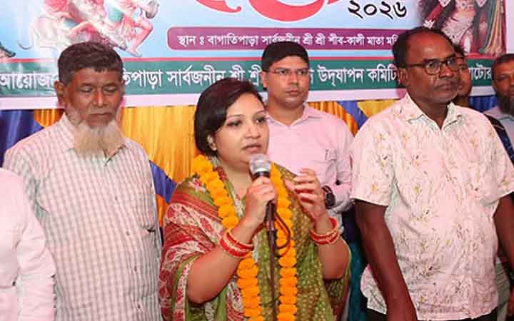 দুর্গাপূজায় সম্প্রীতি বজায় রাখার আহ্বান প্রতিমন্ত্রী পুতুলের