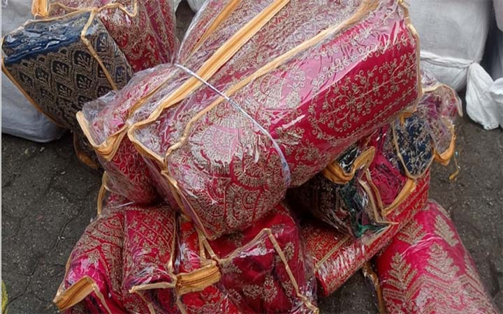 চট্টগ্রামে কন্টেইনার ভর্তি ভারতীয় শাড়ি ও লেহেঙ্গা জব্দ