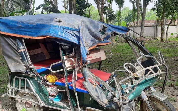 মিনিট্রাক-ইজিবাইক মুখোমুখি সংঘর্ষে ২ শ্রমিক নিহত