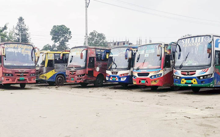 রাজবাড়ী-ঢাকা রুটে ২ দিন ধরে বাস চলাচল বন্ধ, দুর্ভোগে যাত্রীরা