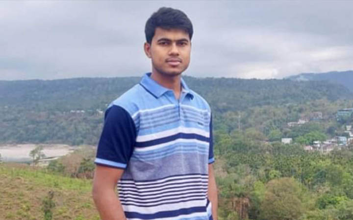 সাংবাদিককে গেস্টরুমে পেটালো ঢাকা কলেজ ছাত্রলীগ