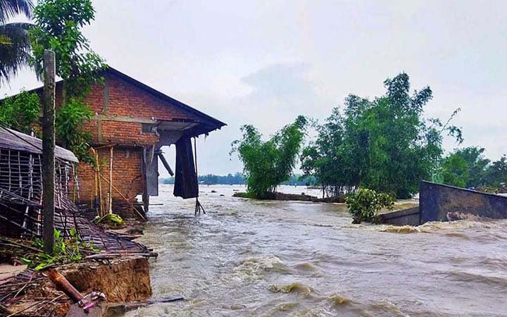 সিকিমে বন্যায় ১০ জনের মৃত্যু, ২২ সেনাসহ নিখোঁজ ৮২