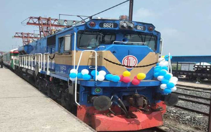 পদ্মা সেতুতে আবারও পরীক্ষামূলক ট্রেন চলাচল