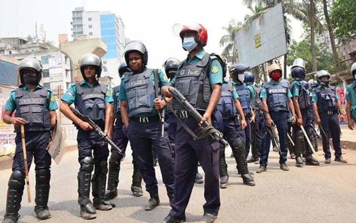 রাজধানীতে সতর্ক অবস্থানে পুলিশ