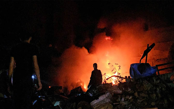 গাজায় শরণার্থী শিবিরে ইসরায়েলি হামলা, নারী-শিশুসহ নিহত ৫১