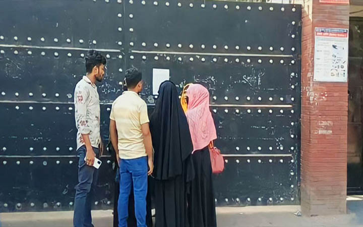 আশুলিয়ায় অনির্দিষ্টকালের জন্য বন্ধ শতাধিক কারখানা