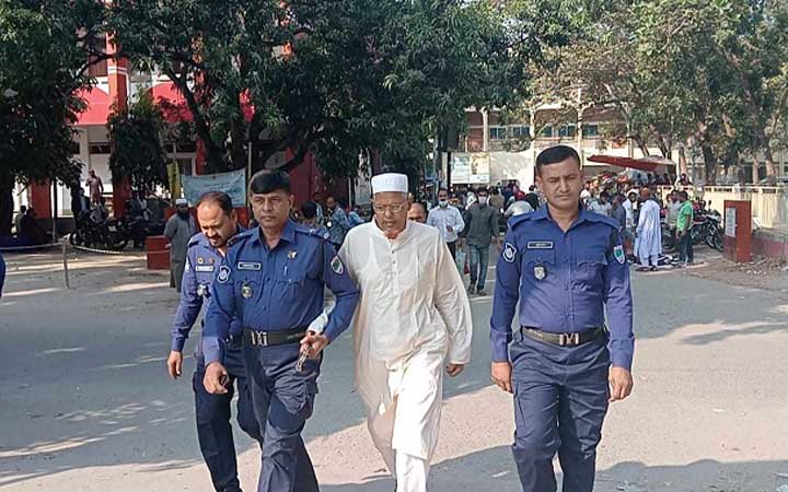 টাকা আত্মসাতের অভিযোগে কলেজের সাবেক অধ্যক্ষ কারাগারে