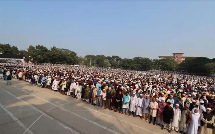 জানাজা শেষে চিরনিদ্রায় কুমিল্লা সিটি মেয়র রিফাত
