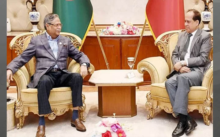 রাষ্ট্রপতির সঙ্গে বৈঠকে সিইসি