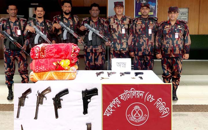 ঝিনাইদহে অস্ত্র ও গুলি উদ্ধার