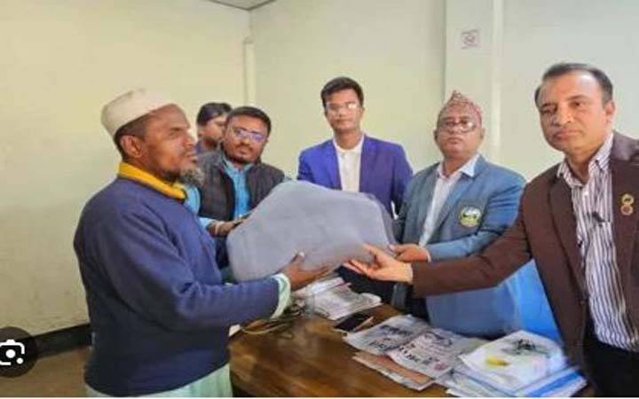 খাগড়াছড়িতে শীতার্ত পরিবারের মাঝে কম্বল বিতরণ