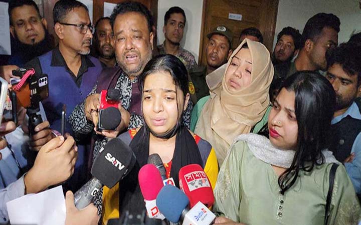 ওএমআর শিট ছেঁড়ার অভিযোগ তোলা শিক্ষার্থীকে ডেকেছেন স্বাস্থ্যমন্ত্রী