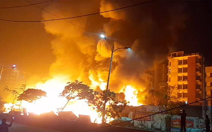 উত্তরার আগুন নিয়ন্ত্রণে, প্রায় সব দোকান পুড়ে ছাই