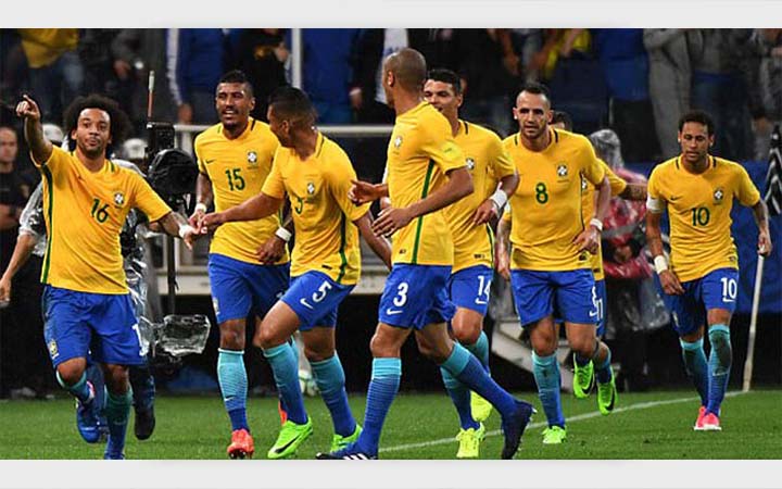 রাতে মাঠে নামছে ব্রাজিল