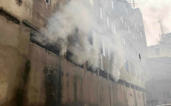 এবার ধোলাইখালে মিউচুয়াল ট্রাস্ট ব্যাংকে আগুন