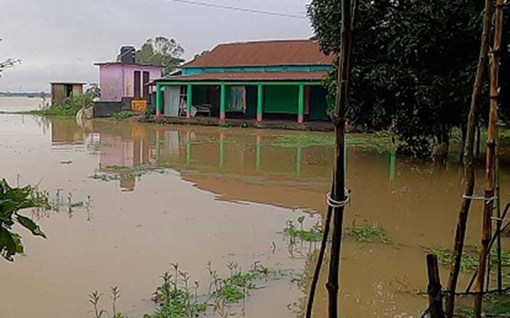 ফুলগাজীতে বন্যা পরিস্থিতি অপরিবর্তীত, নতুন এলাকা প্লাবিত
